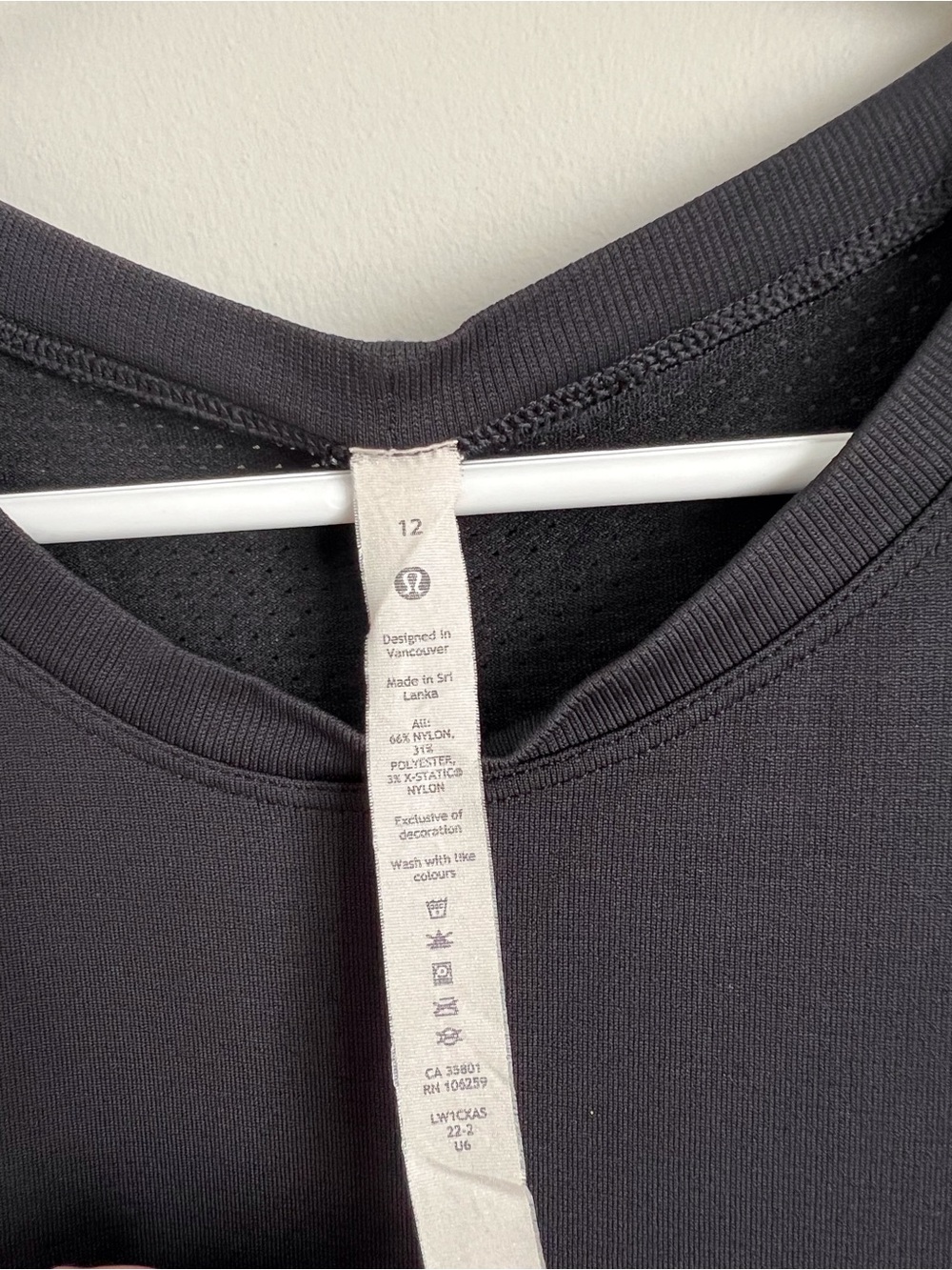 Lululemon Black Train To Be Tank Top Crop Mesh Neutral Workout Running Gym Sz 12 - Picture 5 of 8